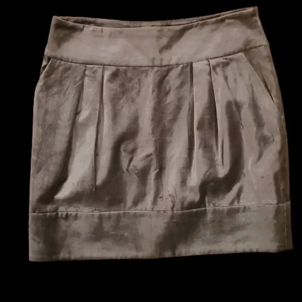 Club Monaco gently pleated grey velvet mini skirt Size 8